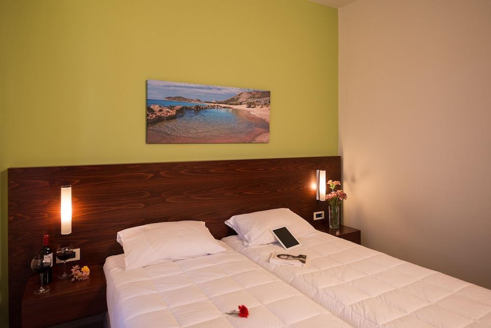 Oscar Suites & Village Agia Marina Eksteriør bilde