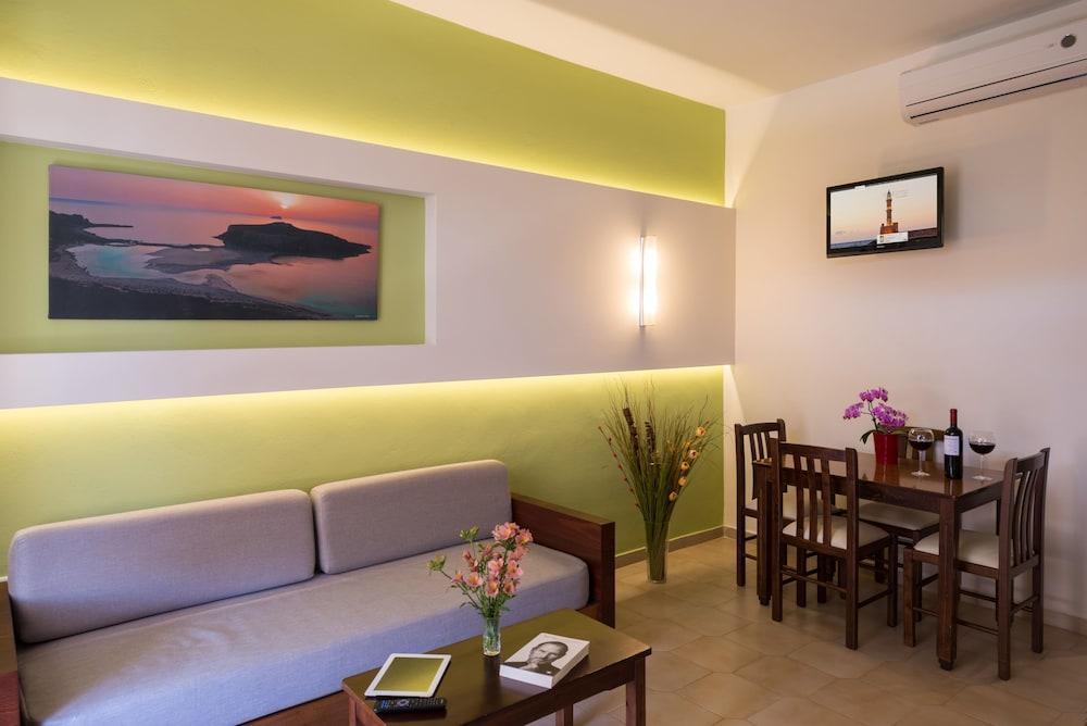 Oscar Suites & Village Agia Marina Eksteriør bilde