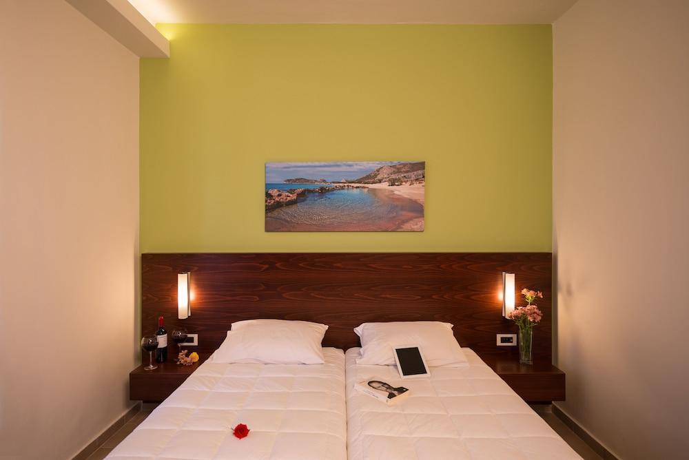 Oscar Suites & Village Agia Marina Eksteriør bilde