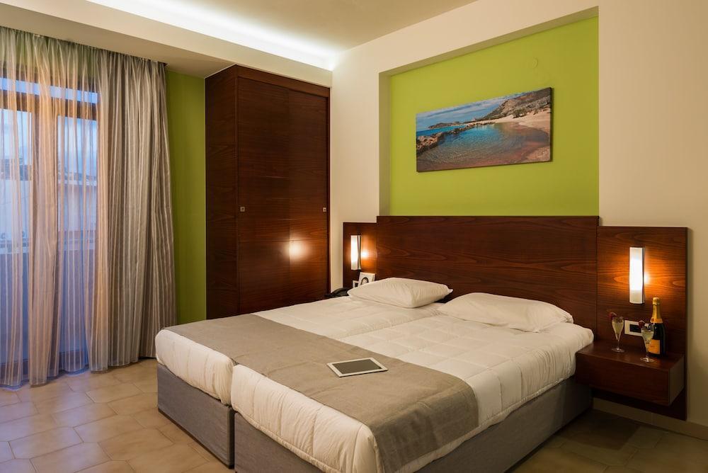 Oscar Suites & Village Agia Marina Eksteriør bilde