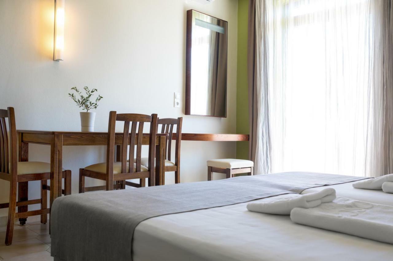 Oscar Suites & Village Agia Marina Eksteriør bilde